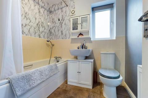 17 Avocet Close, Hornsea, HU18 1LG