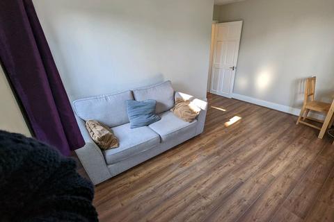 1 bedroom apartment to rent, Downham Way, Bromley, BR1