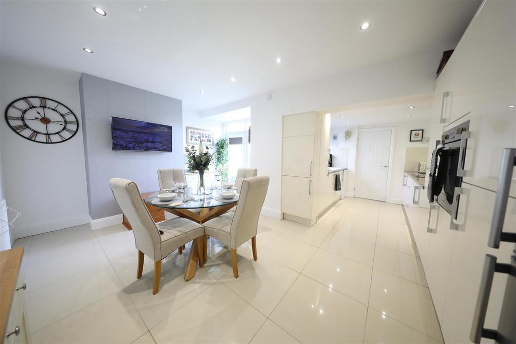 Meadowbank Road, Hull 3 bed terraced house £170,000