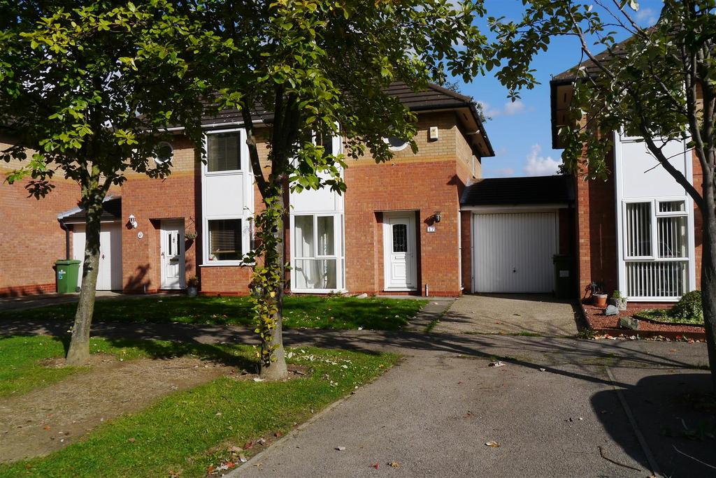 St Stephens Drive, Bolbeck Park, Milton Keynes, MK15 8PB 3 bed house