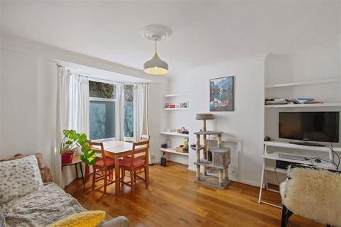 6c Mosslea Road, London, SE20 7BW