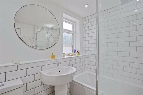 6c Mosslea Road, London, SE20 7BW