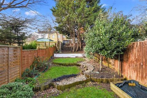 6c Mosslea Road, London, SE20 7BW