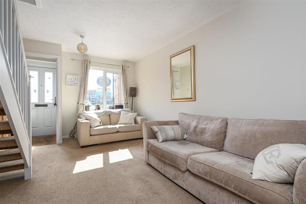 Telford Drive, WaltonOnThames 2 bed terraced house £384,950
