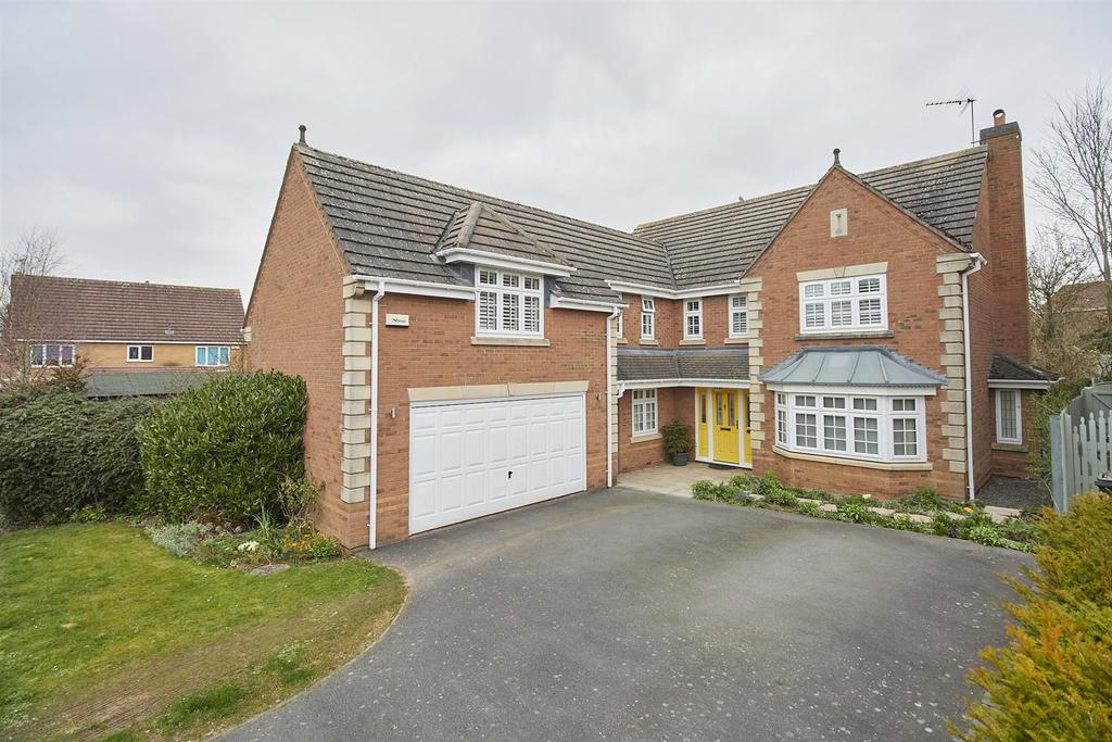 Troon Way, Burbage 5 bed detached house £612,500