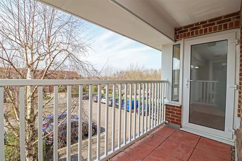 27 Bartholomew Way, Horsham, RH12 5JL