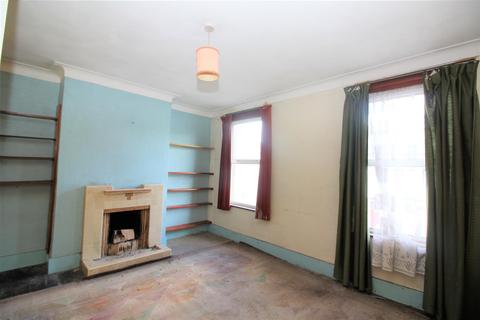 120 Bramley Close, London, E17 6EG