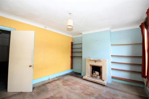120 Bramley Close, London, E17 6EG