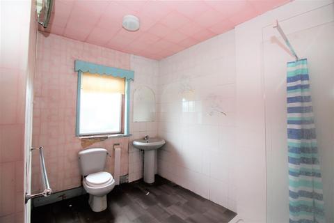 120 Bramley Close, London, E17 6EG