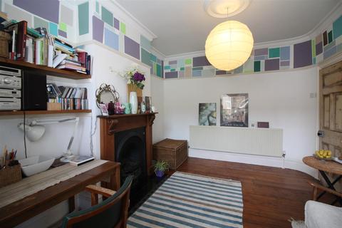 24 Springfield Road, Walthamstow, London, E17 8DB