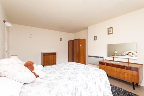 83 Willoughby Street, Muthill, Crieff, PH5 2AE