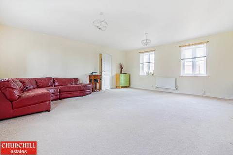 12 Borders Crescent, Loughton, IG10 3FP