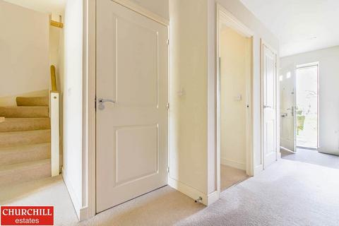 12 Borders Crescent, Loughton, IG10 3FP