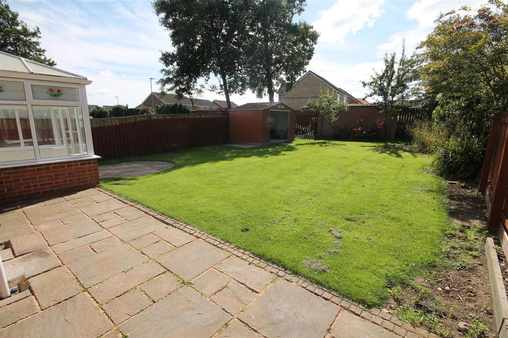 Trinity Gardens, Willington, 4 bed detached house £800 pcm (£185 pw)