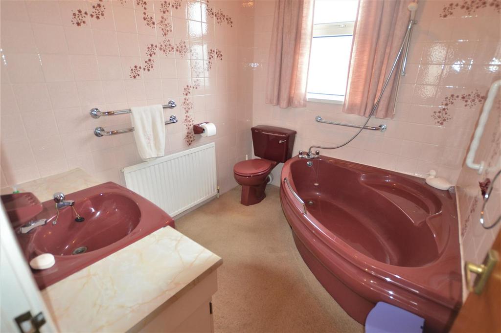 Bathroom.JPG