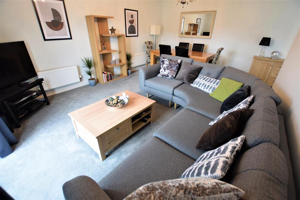 Kittiwake Drive, Portishead 2 bed coach house £285,000