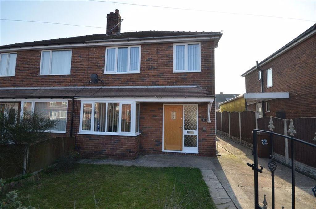 Millfield Crescent, Pontefract, WF8 3 bed semidetached house £800 pcm (£185 pw)