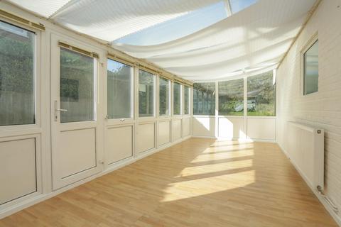 Far End Crescent Road, North Foreland, Broadstairs, CT10 3QU
