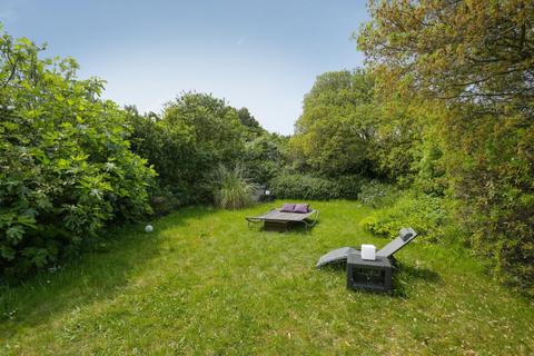 Far End Crescent Road, North Foreland, Broadstairs, CT10 3QU