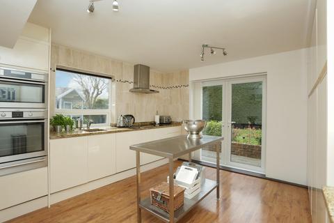 2 Gothic Close, Walmer, Deal, CT14 7TS