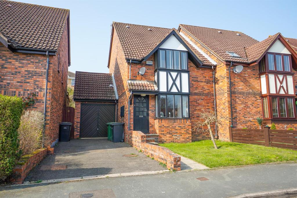 Albourne Close, St Leonards On Sea 3 bed semidetached house £360,000