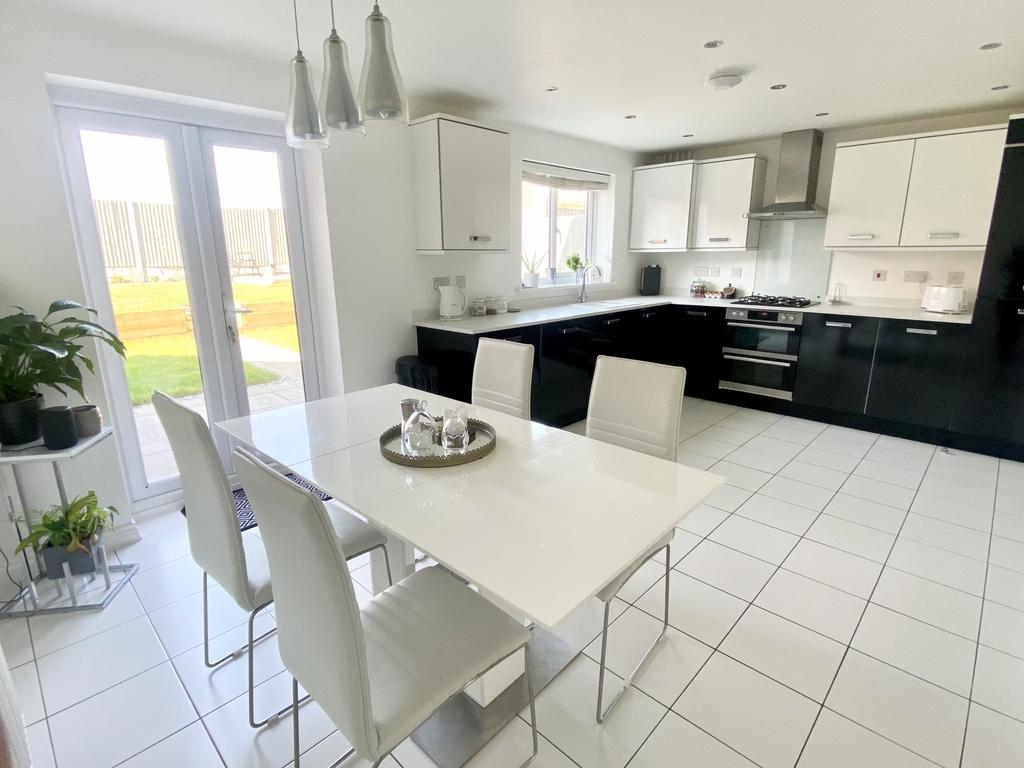 Abraham Drive, St. Telford, TF2 4 bed detached house £310,000