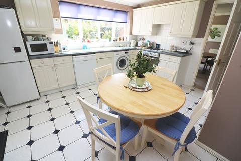 33 Boshers Gardens, Egham, TW20 9NZ