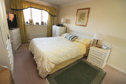 33 Boshers Gardens, Egham, TW20 9NZ