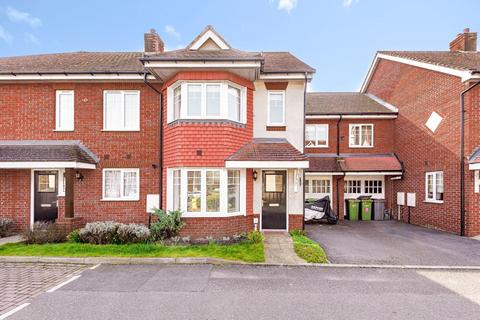 6 Soprano Way, Esher, KT10 0DG