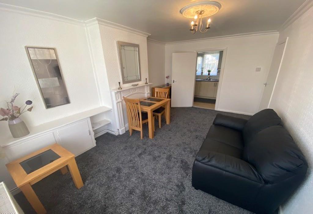 Green Lanes, Wylde Green, Sutton Coldfield, West Midlands 1 bed flat £595 pcm (£137 pw)