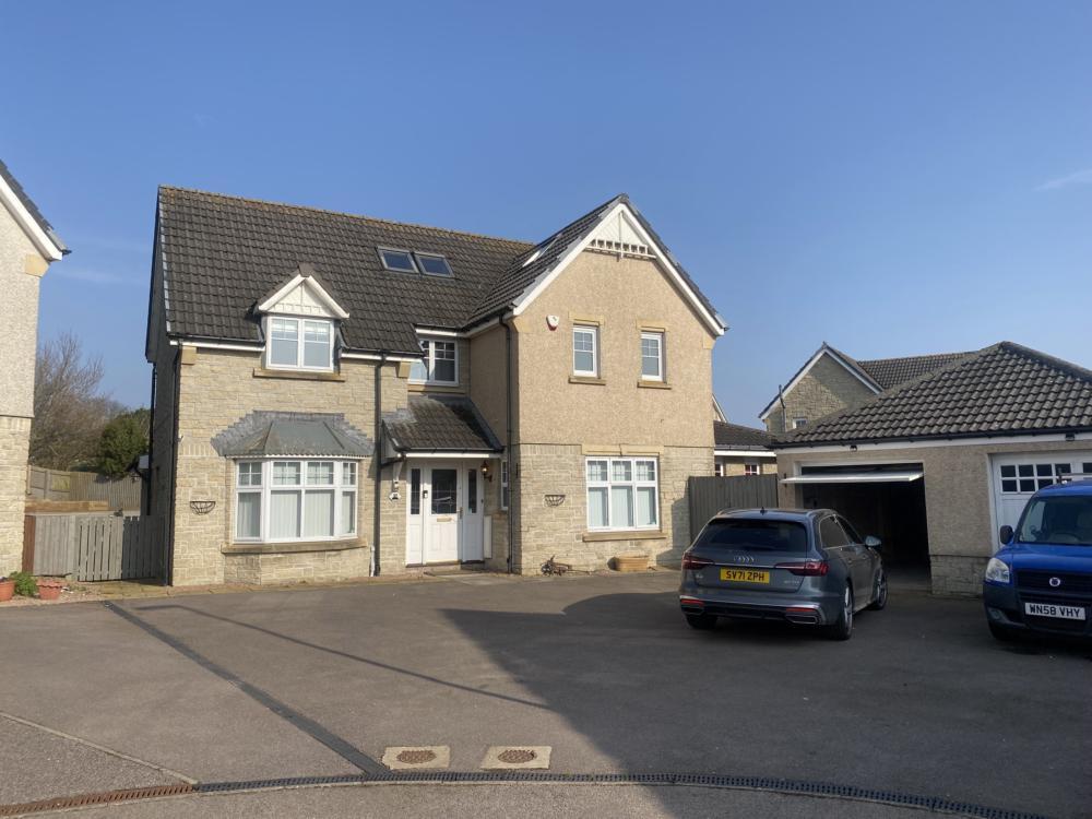 16 Damask Crescent, Newmachar, AB21 0NG 6 bed detached house £1,800