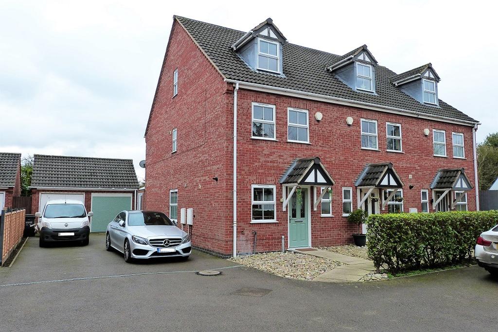 Sandford Road, Syston 3 bed end of terrace house £320,000