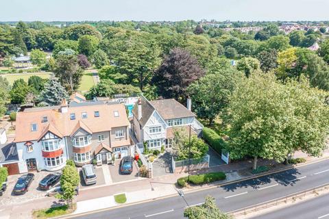 4 bedroom detached house for sale, Victoria Avenue, Southend-on-sea, SS2