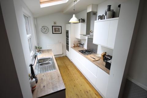 125 Cross Flatts Grove, Beeston, Leeds, LS11 7BN
