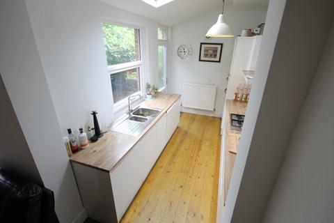 125 Cross Flatts Grove, Beeston, Leeds, LS11 7BN
