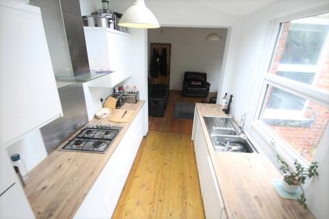 125 Cross Flatts Grove, Beeston, Leeds, LS11 7BN