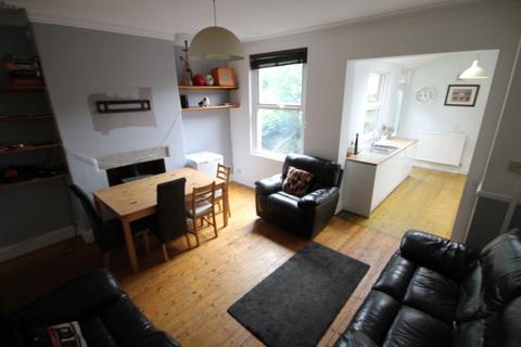 125 Cross Flatts Grove, Beeston, Leeds, LS11 7BN