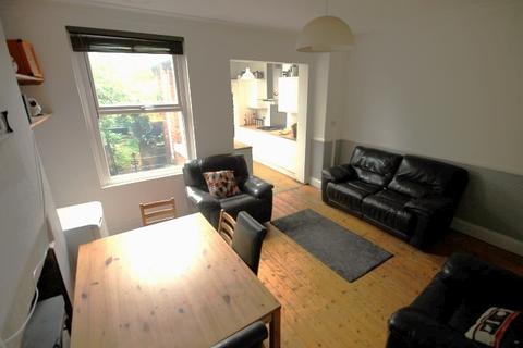 125 Cross Flatts Grove, Beeston, Leeds, LS11 7BN