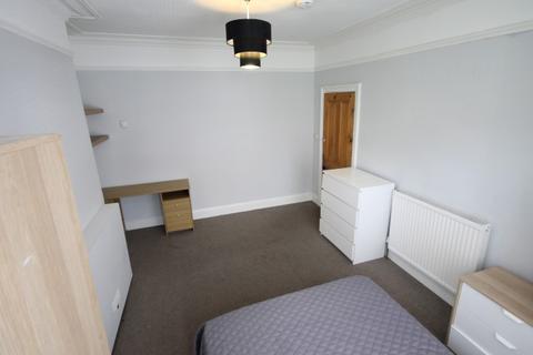 125 Cross Flatts Grove, Beeston, Leeds, LS11 7BN