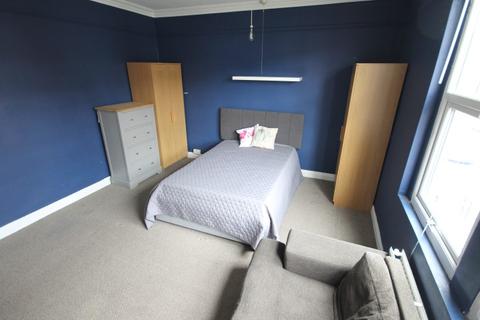 125 Cross Flatts Grove, Beeston, Leeds, LS11 7BN