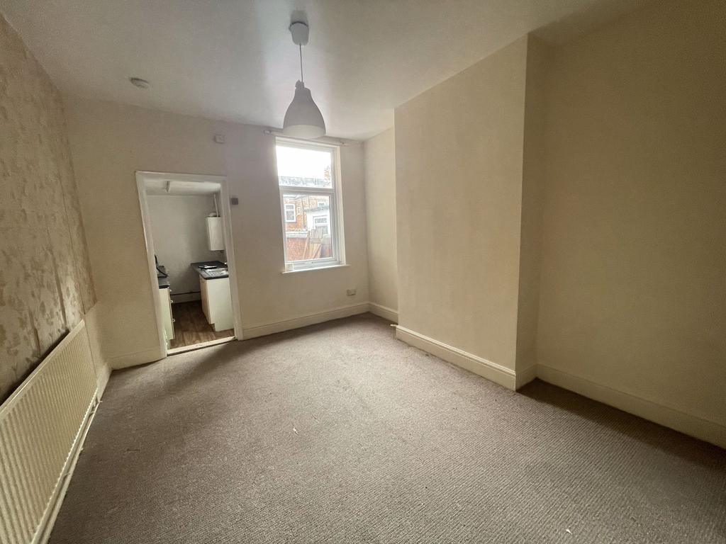 Hawthorne Street, Leicester 2 bed terraced house - £700 pcm (£162 pw)