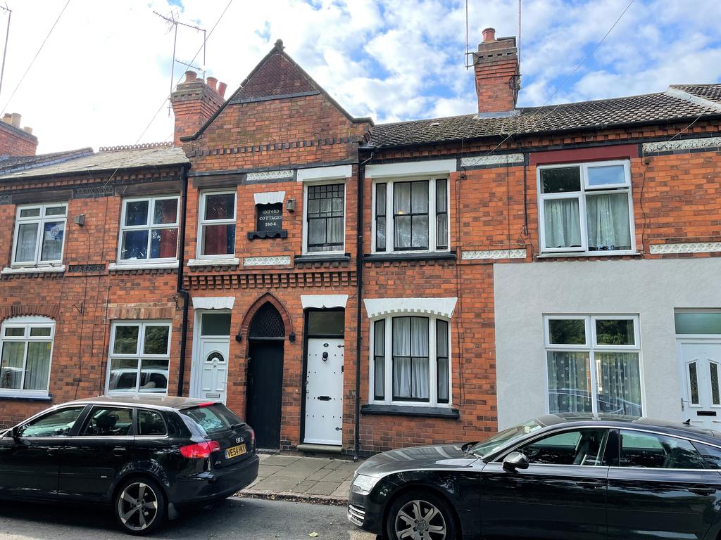 Hughenden Drive, Leicester 2 bed terraced house £180,000