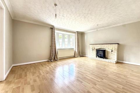 4 bedroom detached house to rent, 9 Bryony Way, Priorslee, Telford