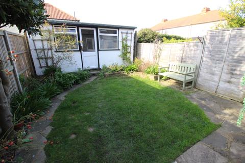 46 Idmiston Square, Worcester Park, KT4 7SY