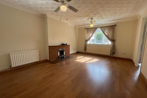 3 bedroom detached bungalow to rent, De Havilland Court, Mildenhall, IP28