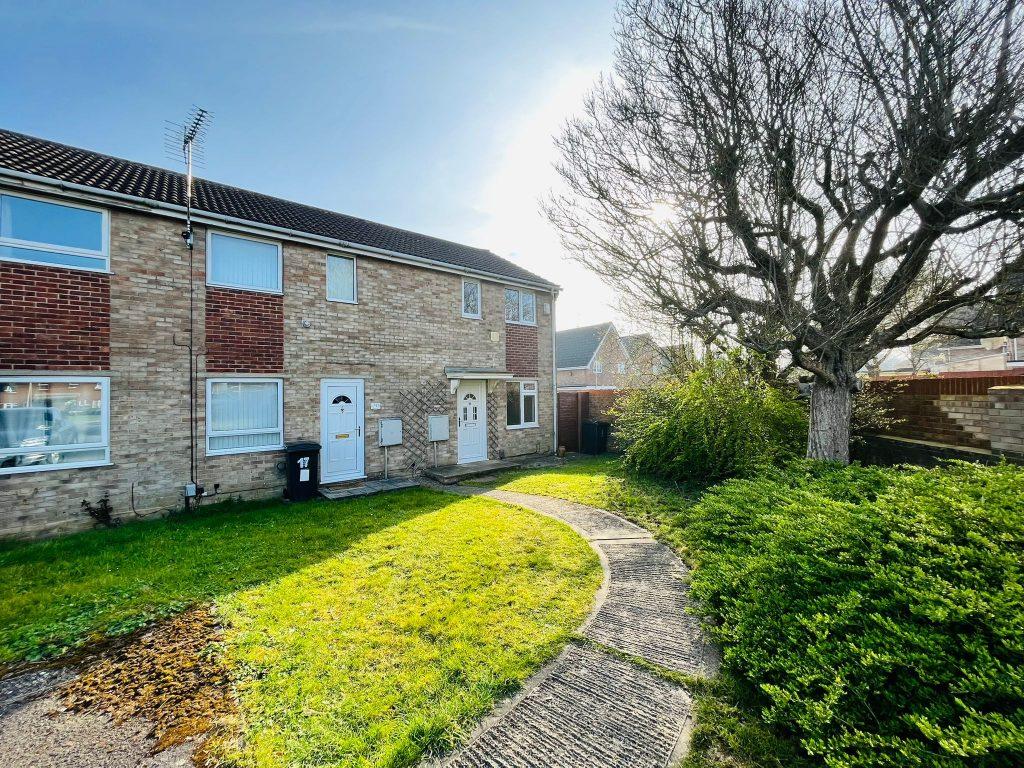 18 Langoirt Close, Freshbrook, Swindon, SN5 8PF 2 bed end of terrace