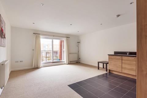 2 bedroom apartment to rent, Whale Avenue,  Reading,  RG2