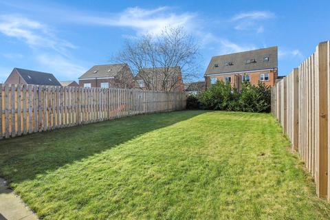 3 bedroom semi-detached house for sale - Horbury View, Ossett, West Yorkshire, WF5