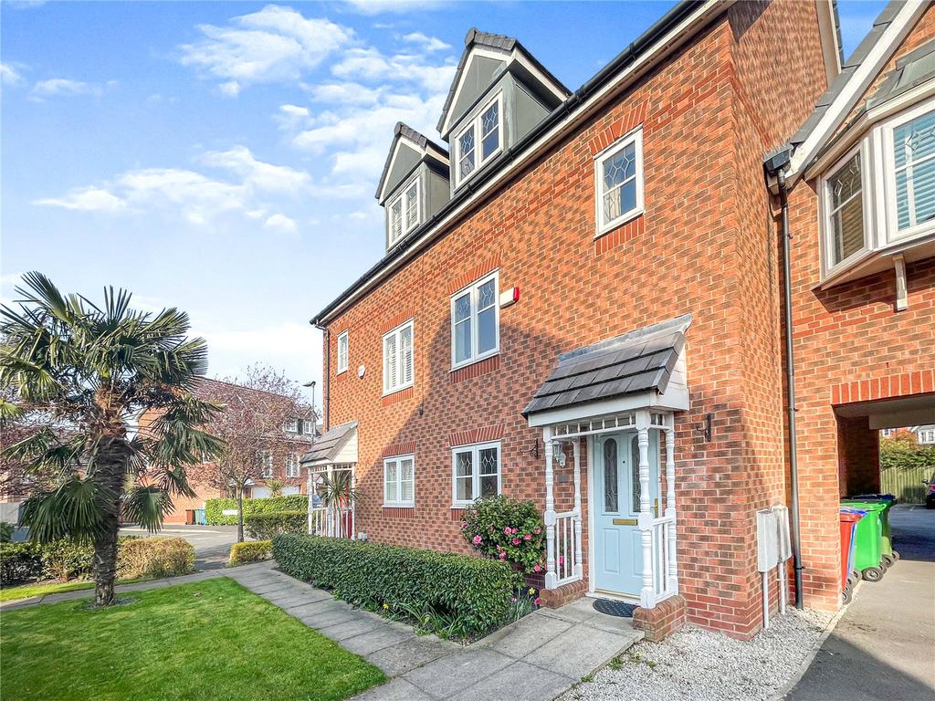 Lawnhurst Avenue, Wythenshawe, Manchester, M23 4 bed house £1,495 pcm