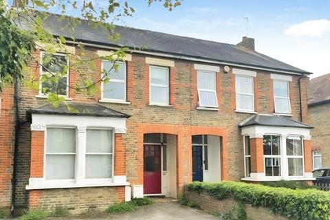 3 bedroom apartment to rent, Avenue Road, Staines-upon-Thames, Surrey, TW18